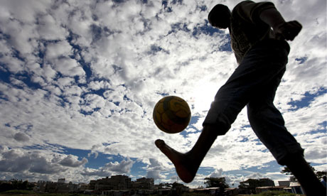Slum-Soccer-in-Kenya-007